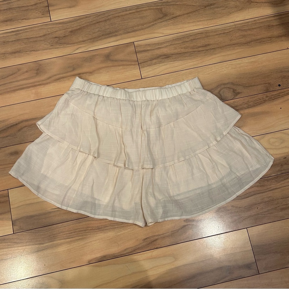 Off white/ beige shorts with skirt overlay - Picture 2 of 5